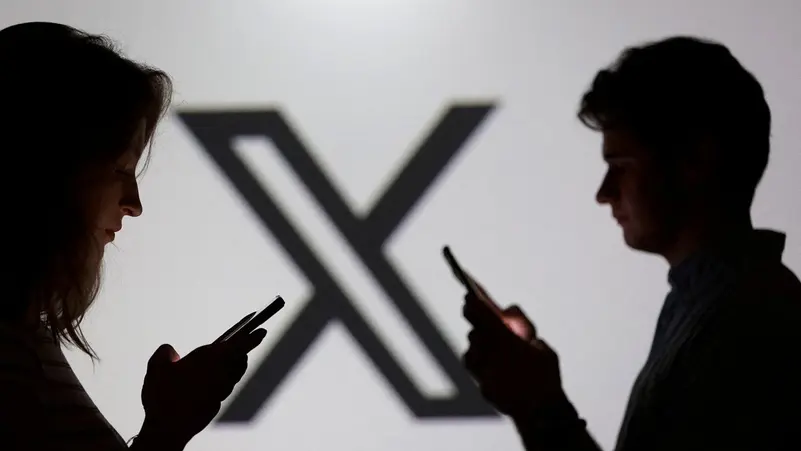 xAI تطور تبويبات جديدة تغير طريقة اكتشاف المحتوى على منصة إكس