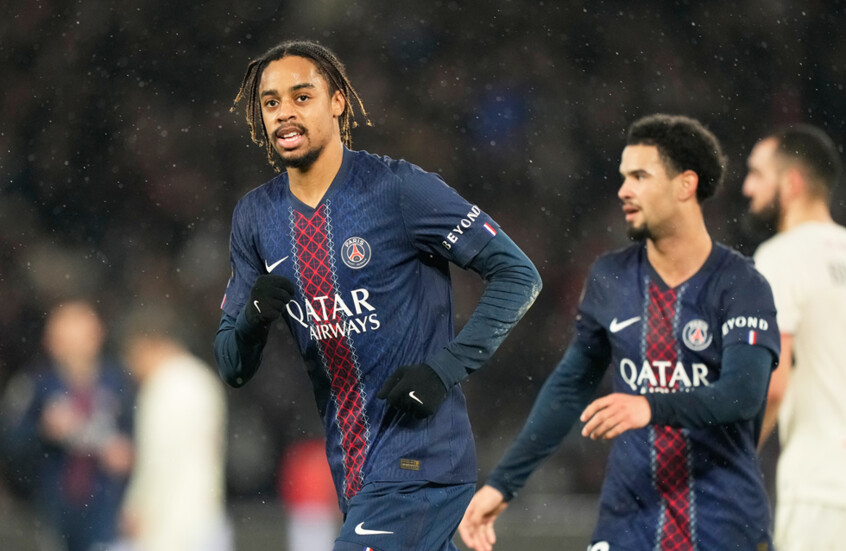 باريس سان جيرمان يستعيد صدارة الدوري الفرنسي بفوز صعب على أوكسير