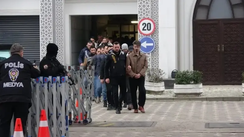 تركيا.. الكشف عن شبكة احتيال استخدمت الذكاء الاصطناعي وصور النساء