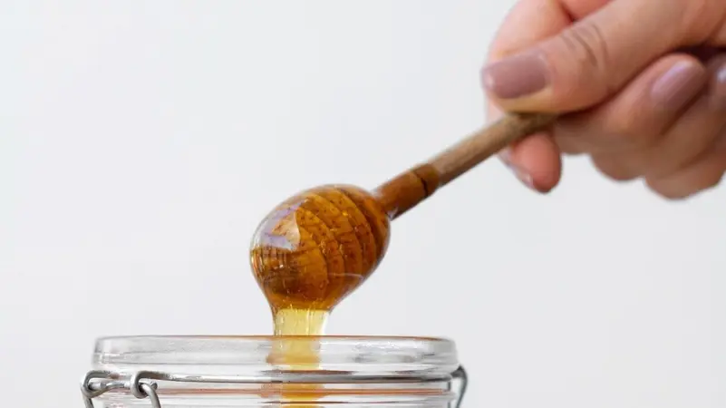 8 فوائد مذهلة لتناول ملعقة عسل صباحيًا.. لن تصدق تأثيرها!