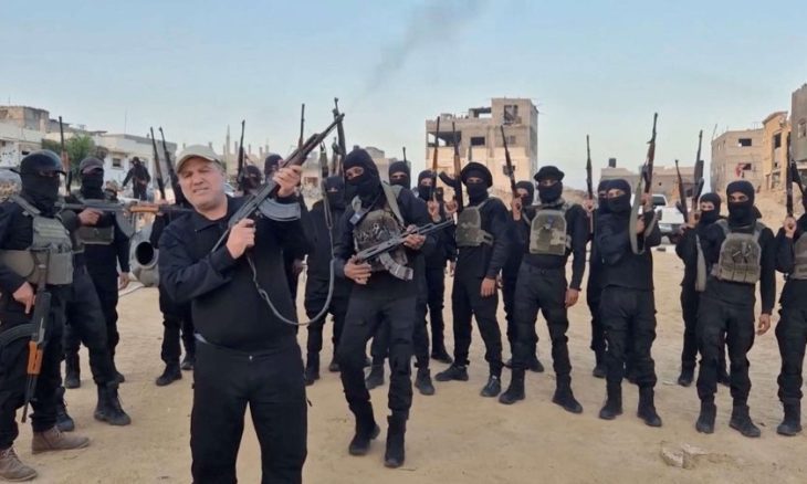 وول ستريت جورنال: إسرائيل تواصل دعم ميليشيات مسلحة في غزة على أمل تحولها لبديل عن حماس