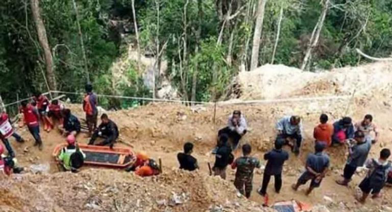 إندونيسيا: مصرع 23 جنديا فى انهيارات أرضية وعشرات المفقودين