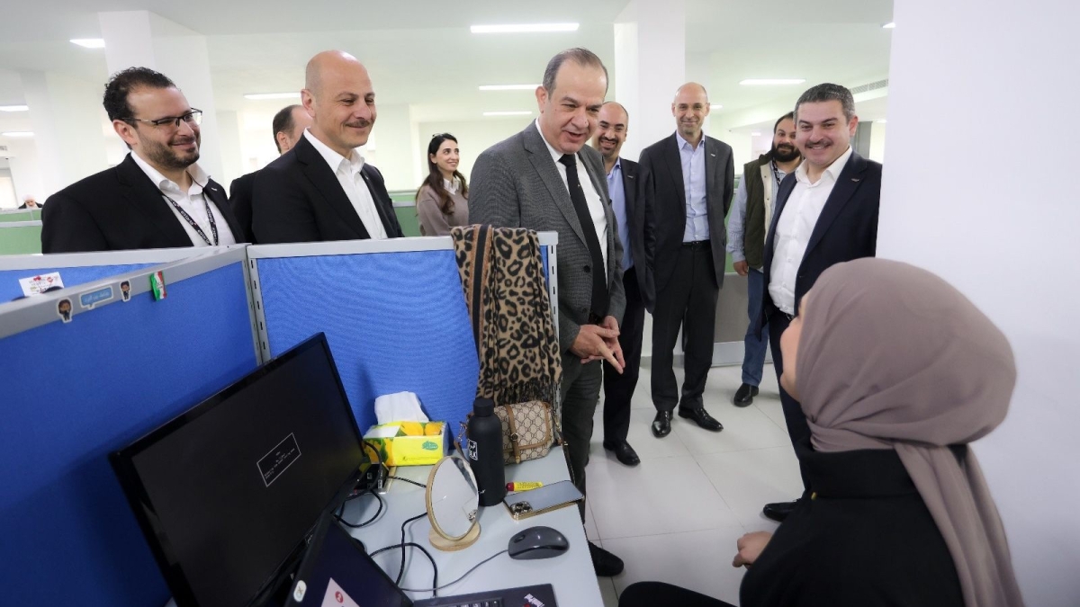 وزير الاقتصاد الرقمي يطلع على أعمال شركة إيستارتا