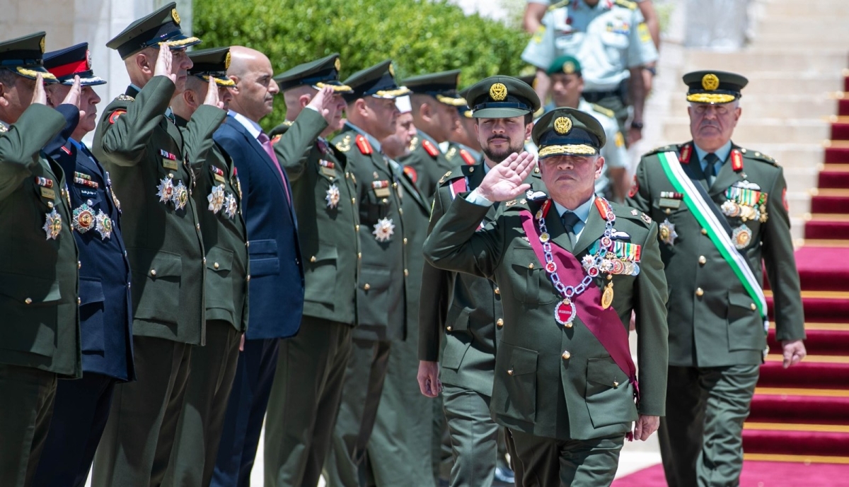 حياةُ ملكٍ وسيرةُ قائد