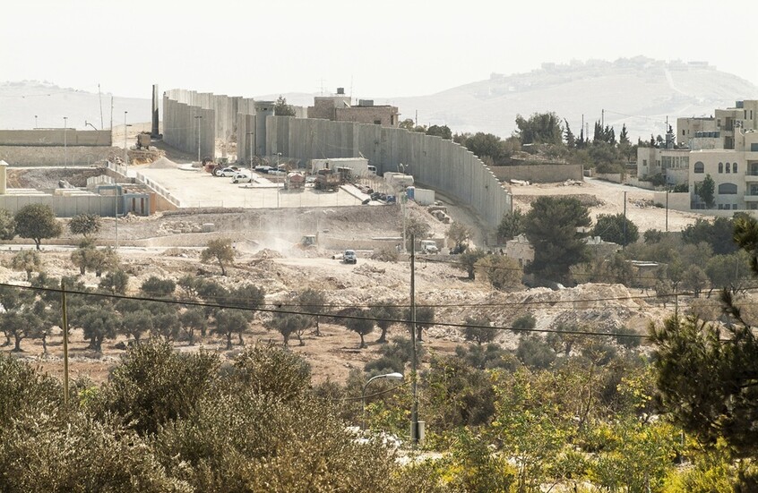 مستوطنون يقتحمون تجمع أبو النوار البدوي شرق القدس بحماية الجيش الإسرائيلي (فيديوهات)