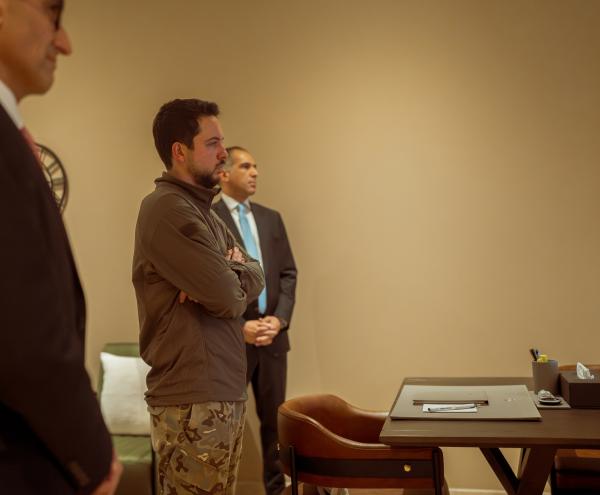 ولي العهد أثناء متابعته قرعة اختيار مكلفي خدمة العلم ... صور