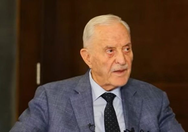 عاجل | وفاة رئيس الوزراء الأسبق أحمد عبيدات