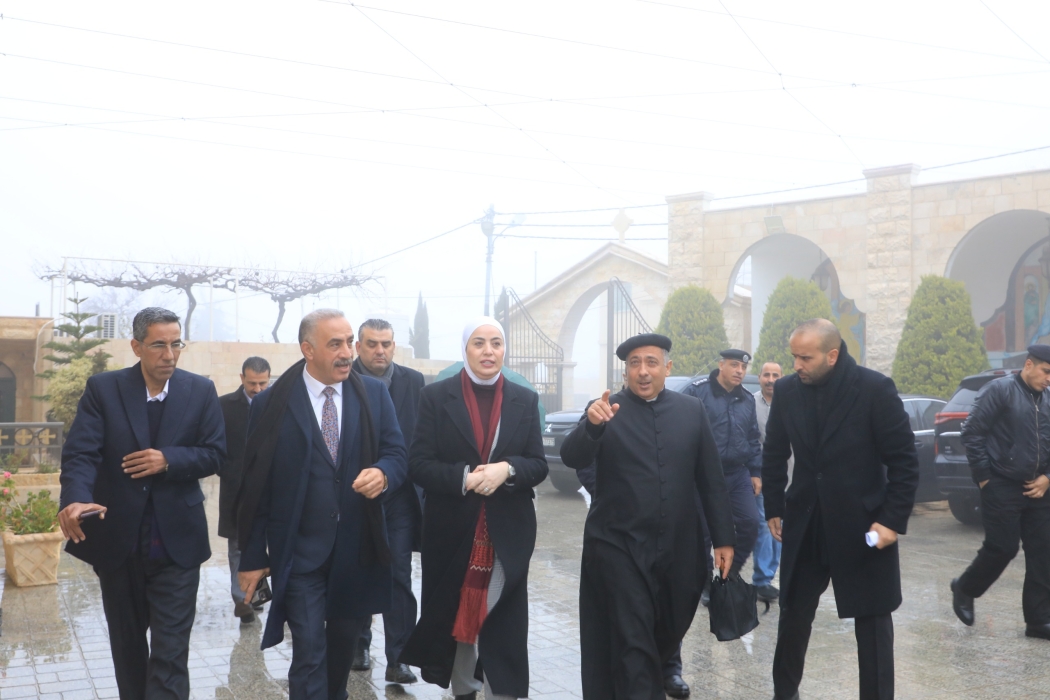 وزيرة التنمية الاجتماعية تتفقد عدداً من الأسر العفيفة والأيتام والأشخاص ذوي الإعاقة في عجلون