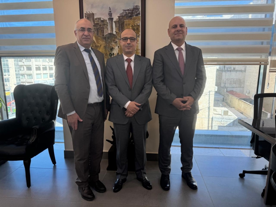 الرئيس التنفيذي لاتحاد شركات التأمين يلتقي مع ممثلي عدد من شركات التامين لبحث آخر المستجدات التأمينية