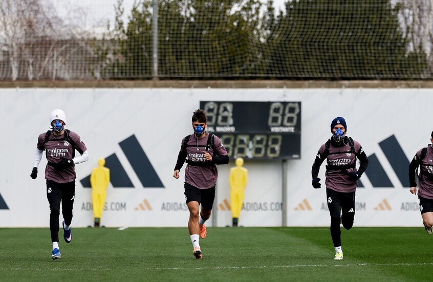 ما سر ارتداء لاعبي ريال مدريد أقنعة غريبة أثناء التدريبات؟ (فيديو  صور)