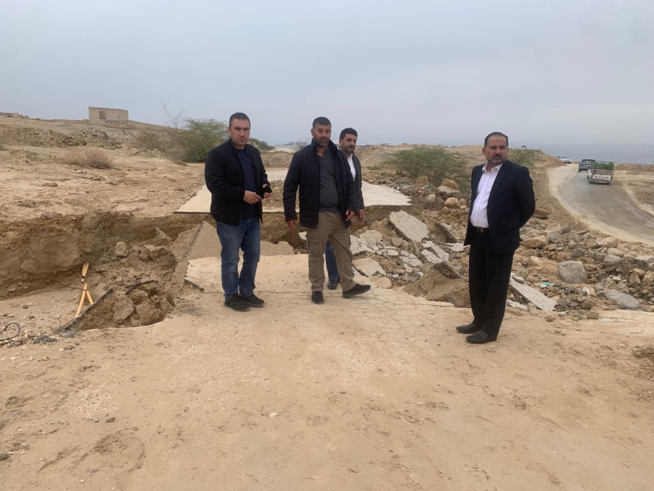 سلطة وادي الأردن تبدأ تنفيذ أعمال صيانة مؤقتة لطريق دافوس الشونة الجنوبية
