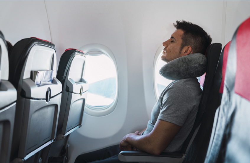 نصيحة ذهبية للمسافرين.. وضعية خطيرة للساقين على الطائرة قد تؤدي لتجلط الدم