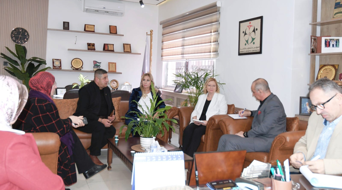 بحث تعزيز التعاون بين التعاونية الأردنية وجامعة بلغراد