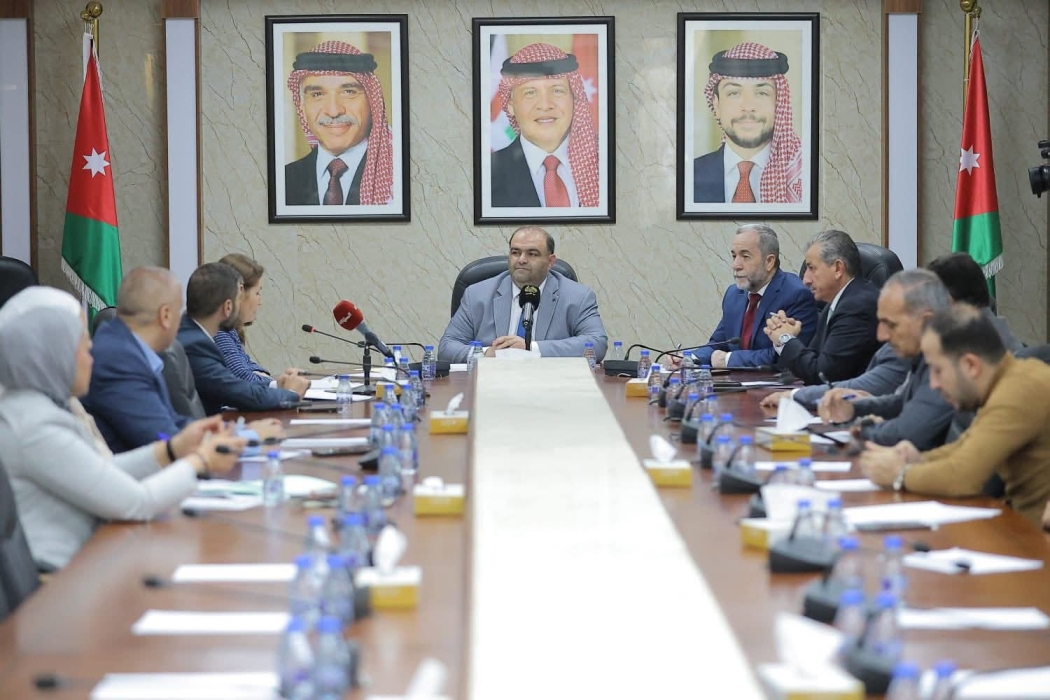 الريادة النيابية تبحث الدور الرقابي لهيئة تنظيم قطاع الاتصالات