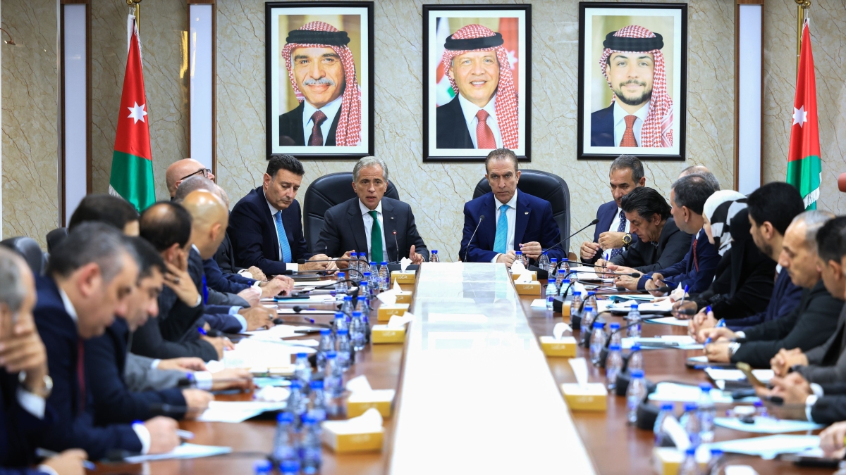 رئيس الوزراء يلتقي كتلة حزب الميثاق الوطني النّيابيَّة