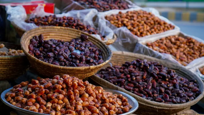التمور أنواع.. مختصون يحددون شروط ووقت تناولها برمضان