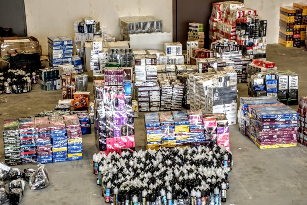 الجمارك تضبط كميات كبيرة من الجوس والمعسل والدخان المهرب