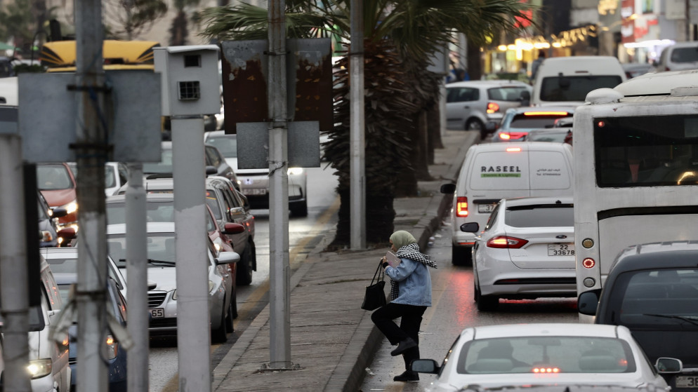 الحكومة تستطلع آراء الموظفين حول الدوام 4 أيام بدلا من 5 (رابط)