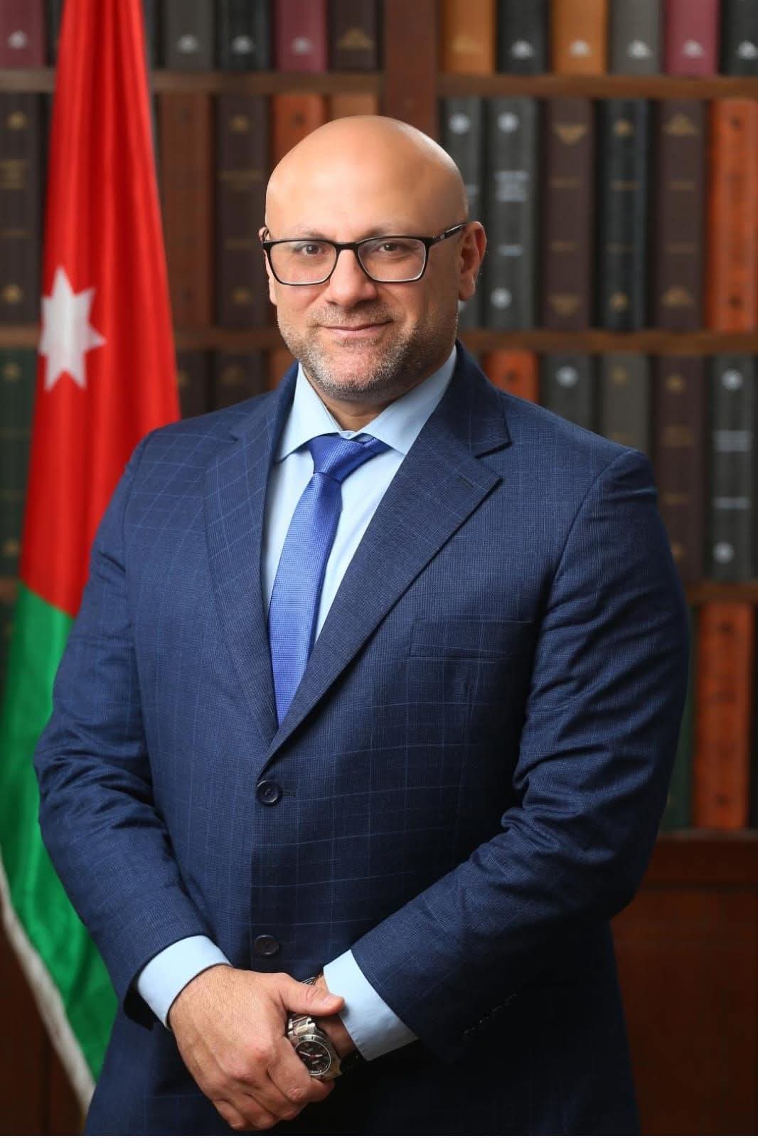 اسماعيل صبحي الجراح وعلي مصباح الجراح يهنؤون الدكتور وليد الحلبي