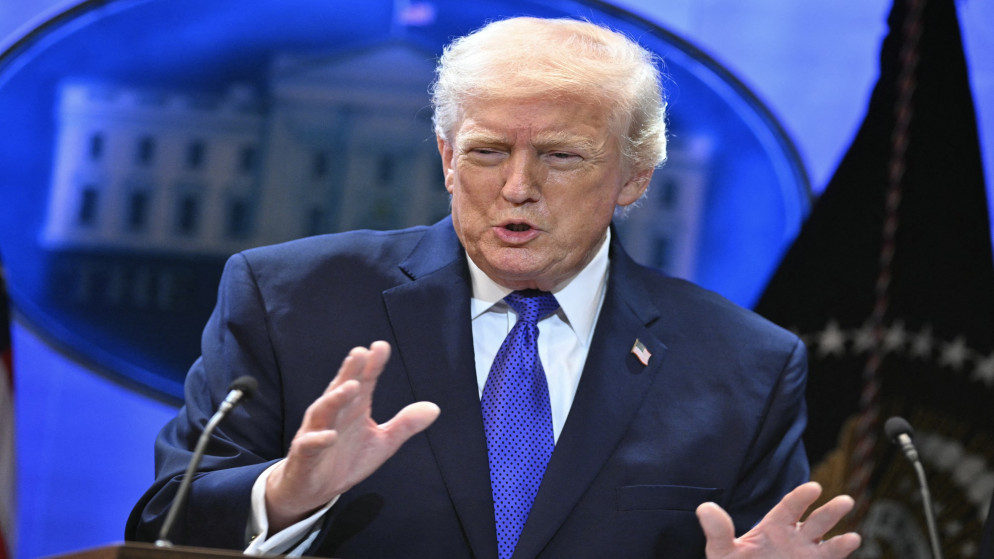 ترامب يوقّع أمرا تنفيذيا بفرض تعرفات جمركية دولية بنسبة 10